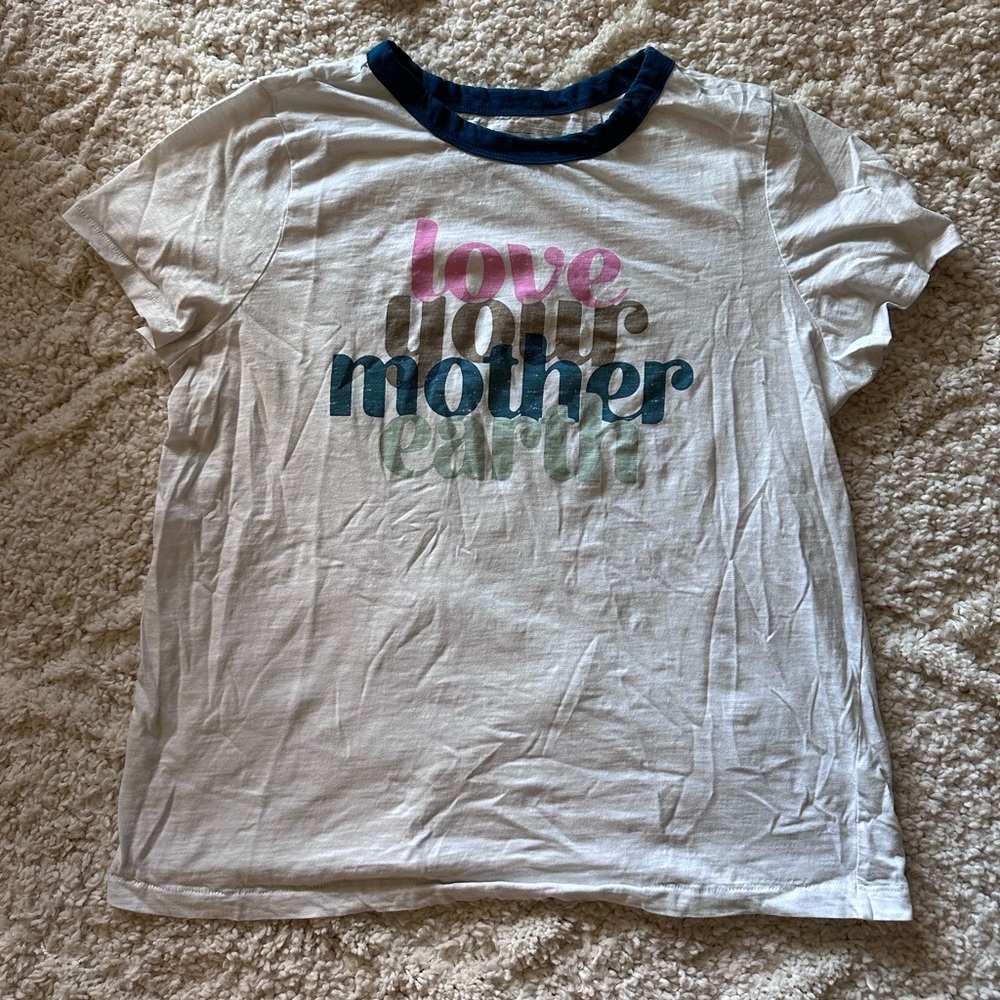 Organic cotton earth t shirt